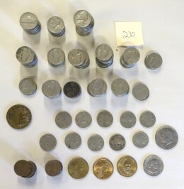 230. Mixed lot American coins, 1914-D half dollar worn condition, two 1939 Jefferson nickels